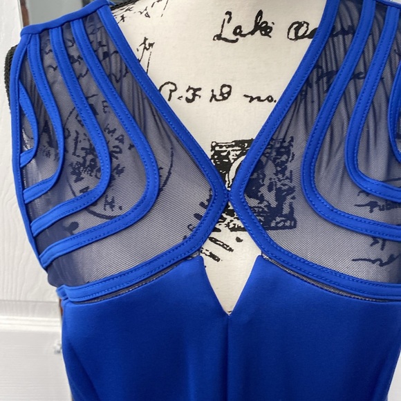 Dress - Picture 2 of 8